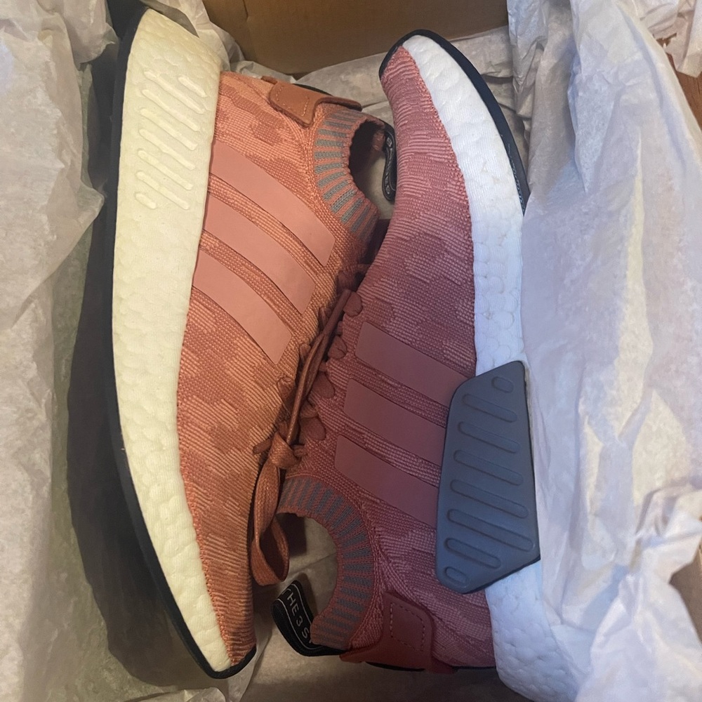 Adidas NMD R2 size 7